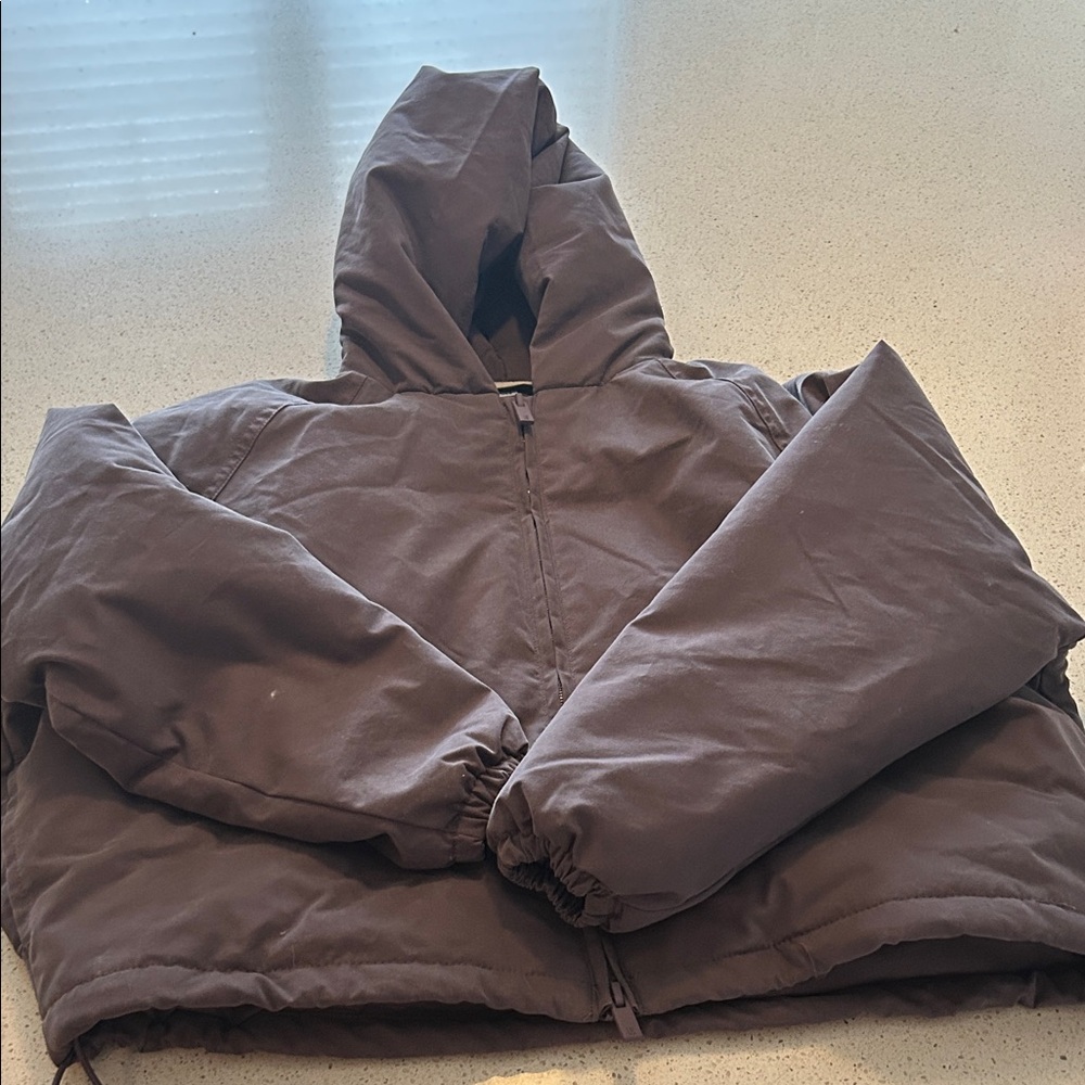 Fear of god essentials jacket size 6/7
